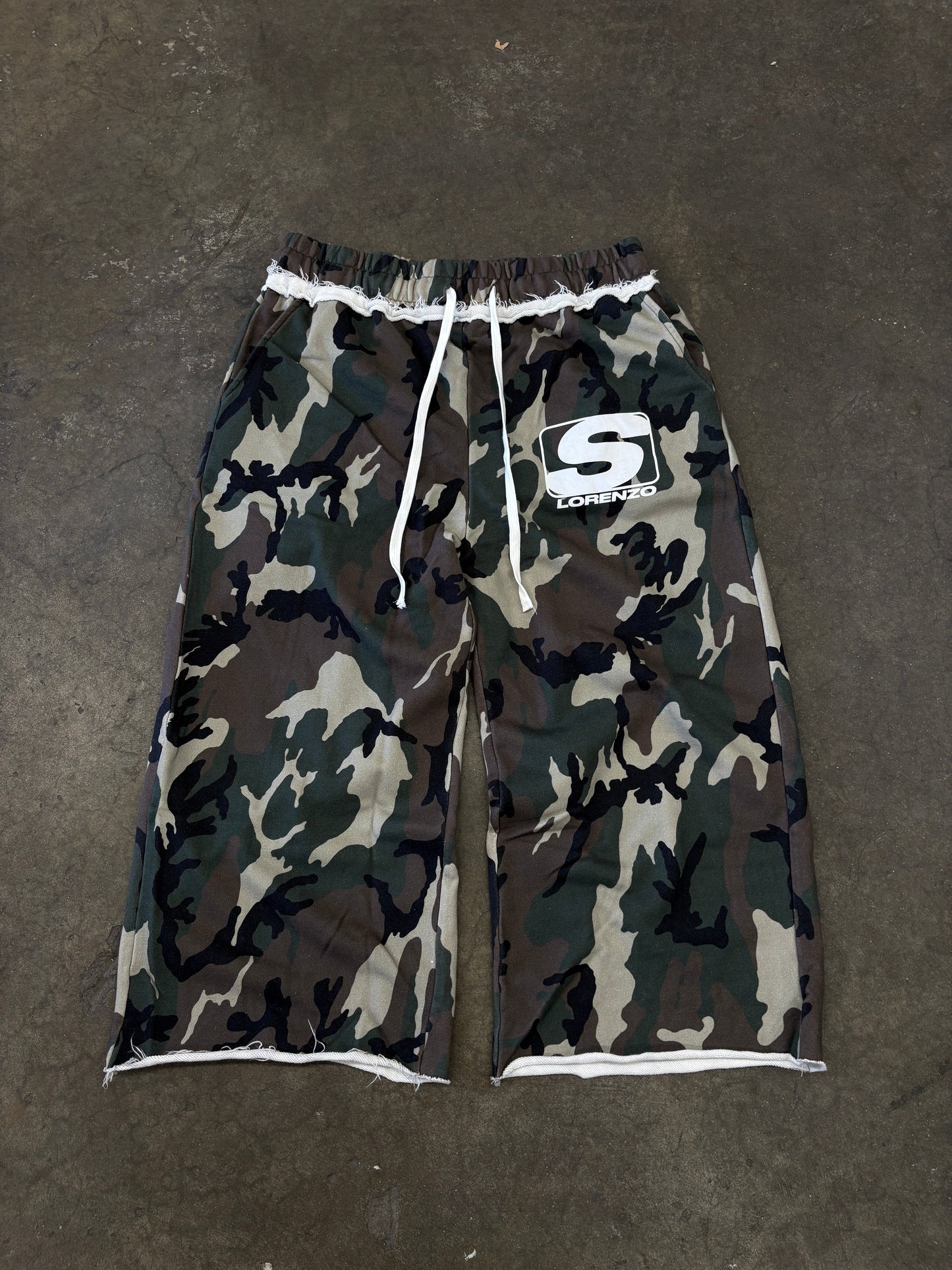 CAMO 3/4 SHORTS
